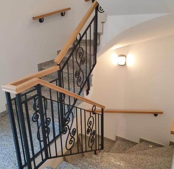 اتاق لوکس با بالکن, City Rooms