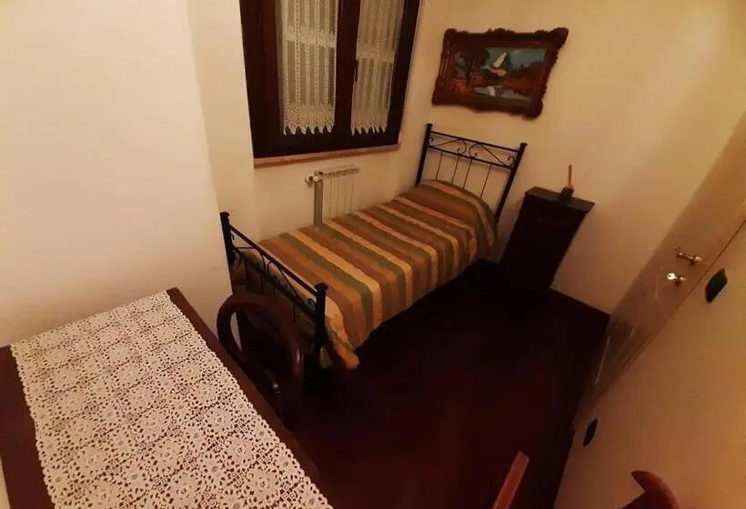 اتاق استاندارد یک نفره, A L Aquila Per Un Sogno