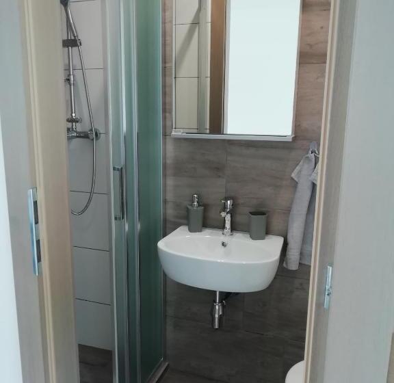 スタンダードトリプルルーム, Vila Lada