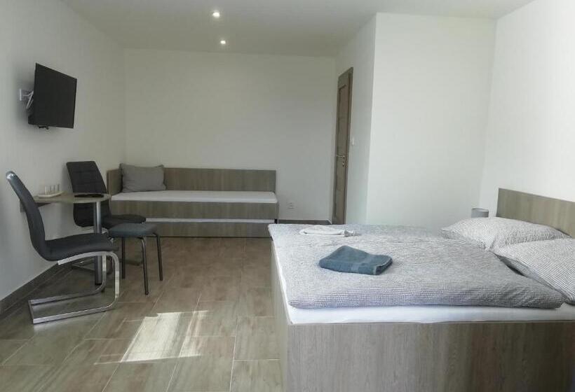 חדר סטנדרט לשלושה, Vila Lada