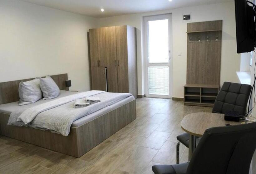 חדר סטנדרט לשלושה, Vila Lada