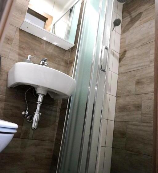 スタンダードトリプルルーム, Vila Lada