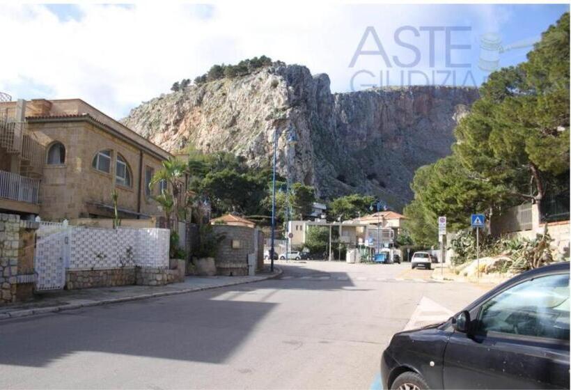 带1个卧室的公寓, Ashur Mondello