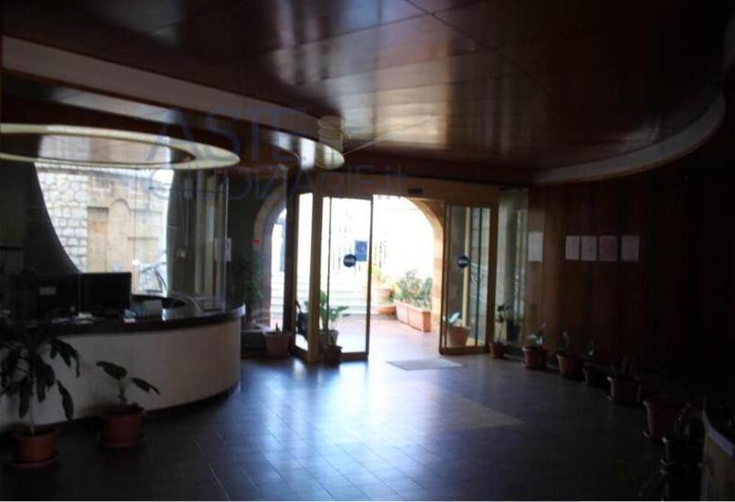 带1个卧室的公寓, Ashur Mondello