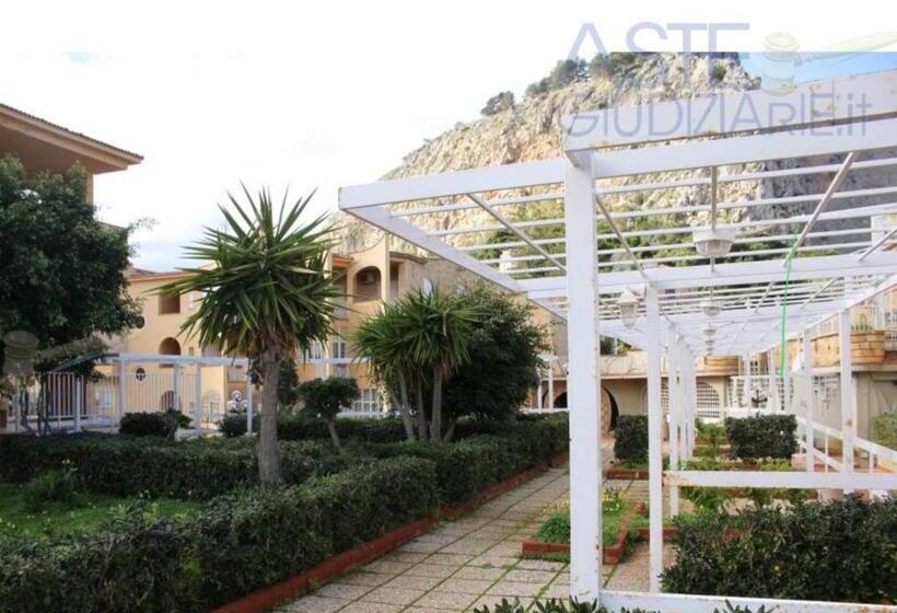 带1个卧室的公寓, Ashur Mondello