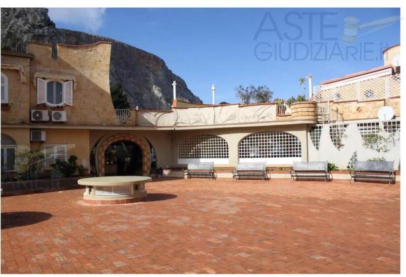 带1个卧室的公寓, Ashur Mondello