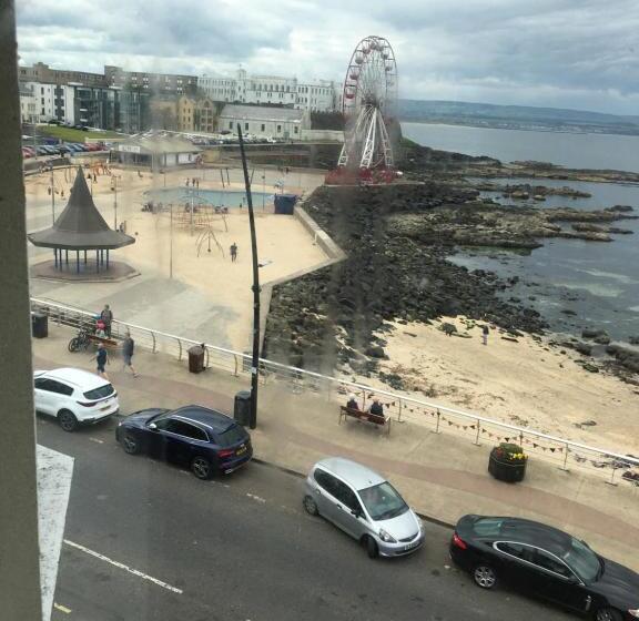 带1个卧室的带海景的公寓, On The Prom