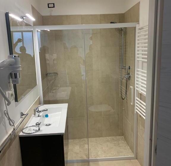 اتاق استاندارد, Affittacamere Black&white