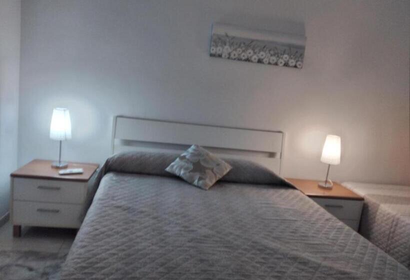 Трехместный Номер Стандарт с Балконом, Casa Di Tina