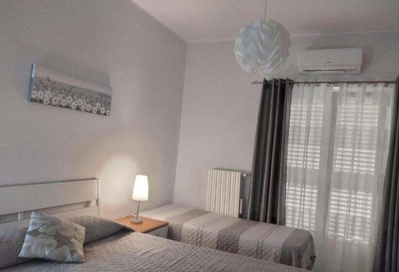 Трехместный Номер Стандарт с Балконом, Casa Di Tina