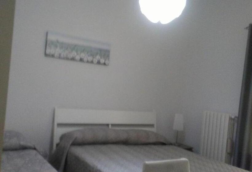 Трехместный Номер Стандарт с Балконом, Casa Di Tina