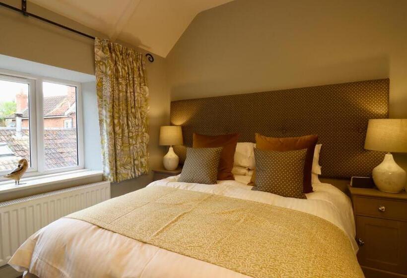 اتاق استاندارد, The New Inn Halse