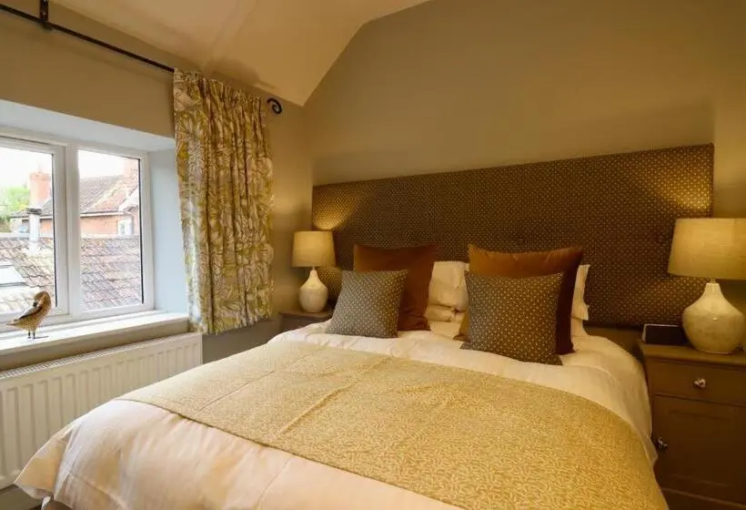 اتاق استاندارد, The New Inn Halse