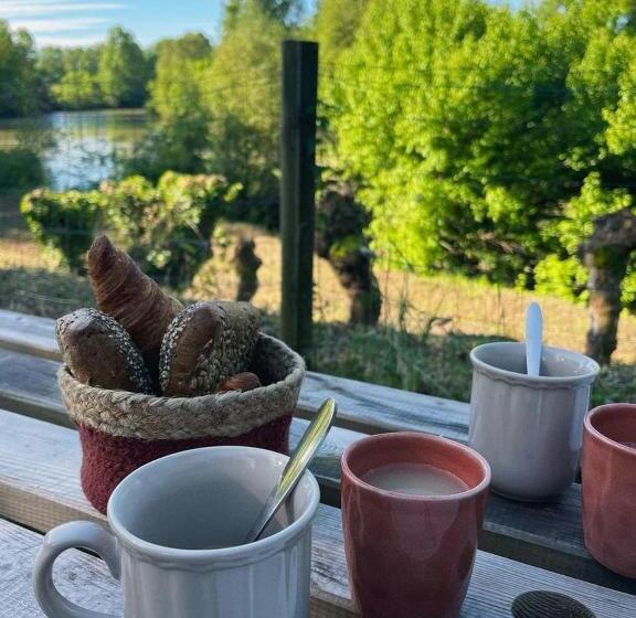 חדר סטנדרט נוף לאגם, Les Nuits De Cassiopee