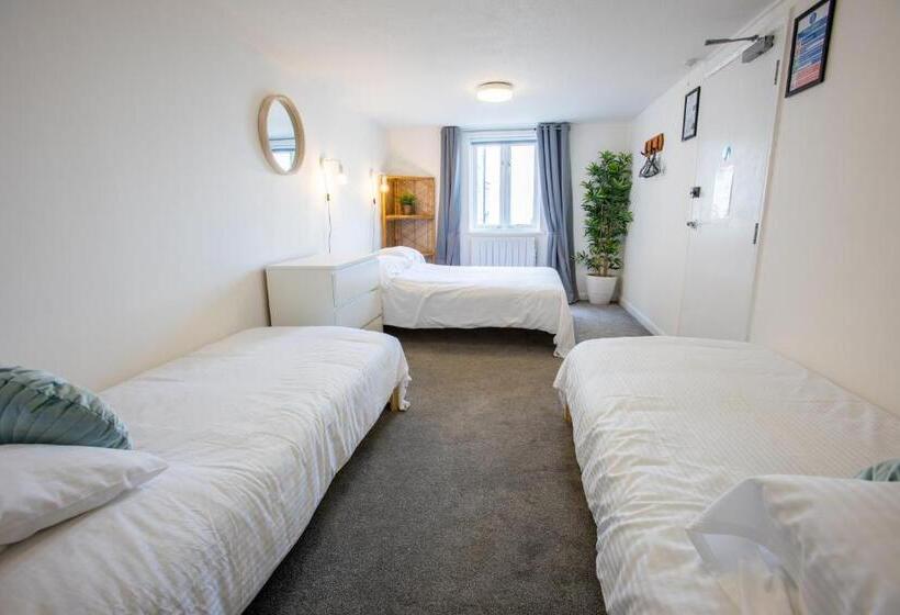 חדר משפחתי נוף לים, Oa Surf Club