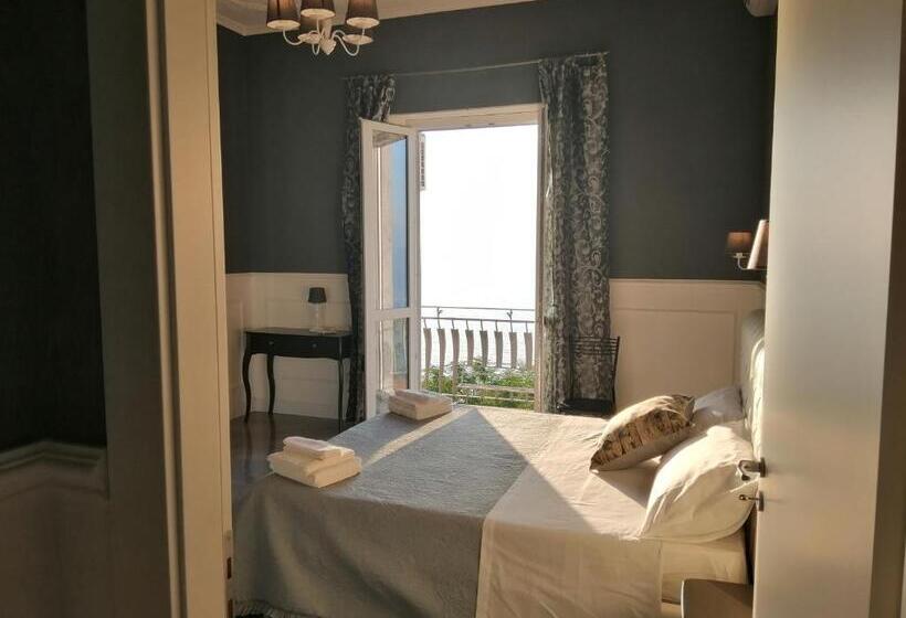 غرفة ديلوكس مطلّة علي البحر, Ellysblue