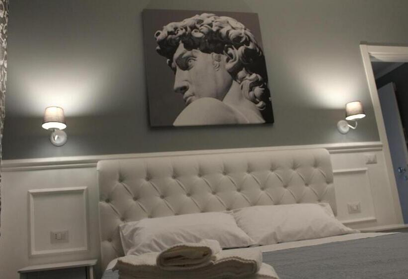 غرفة ديلوكس, Ellysblue