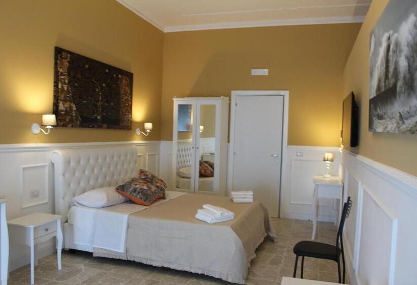 غرفة قياسية رباعية مطلة على البحر, Ellysblue