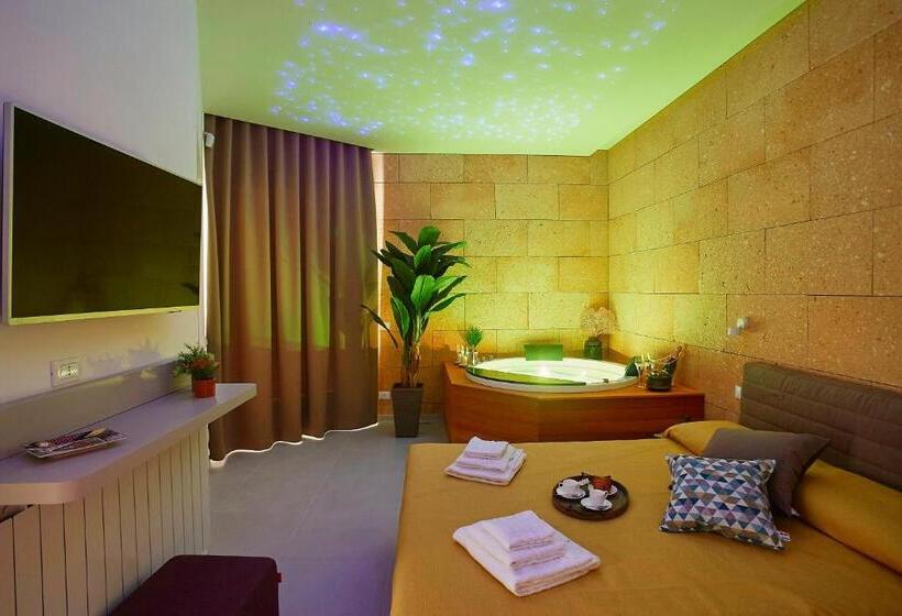 סוויטה עם ג'קוזי, Porta Del Golfo Apartments & Suites