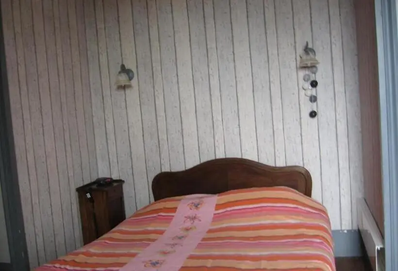 ガーデンビュースタンダードルーム, Manoir De La Saône