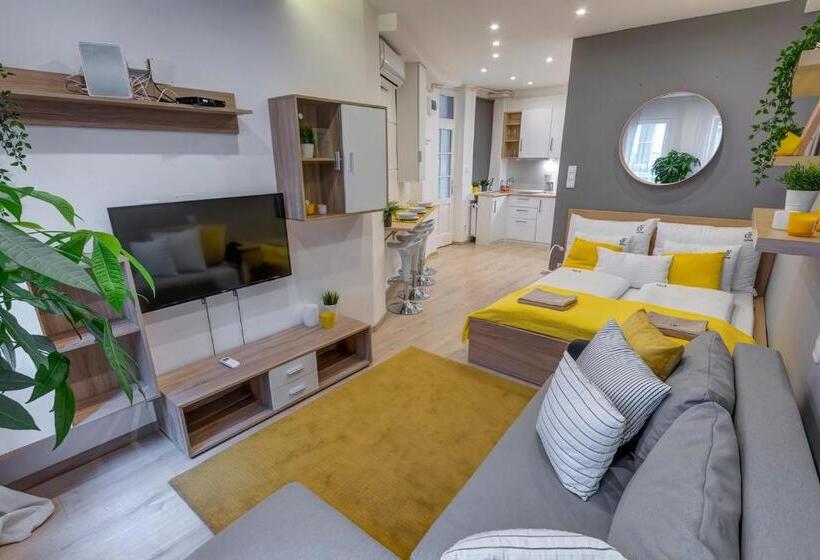 Superior Studio, Rp1 Apartment