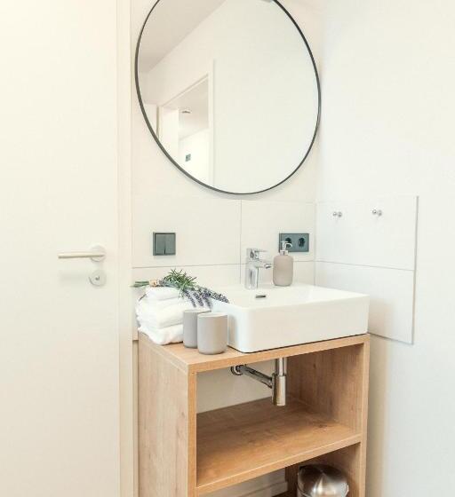 חדר דלוקס, Das Hölderlein   Altstadt