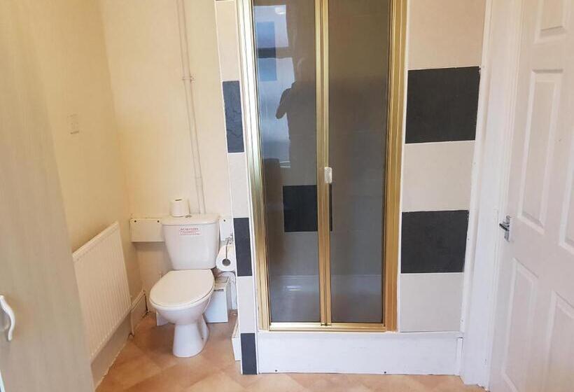 اتاق خانوادگی, Leecliff Guest House