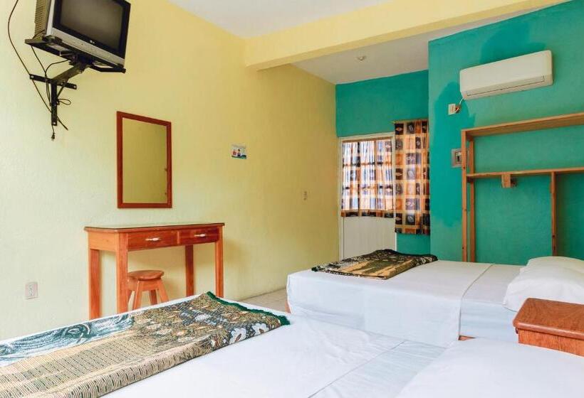 Quarto Quadruple Standart com Varanda, Lekami