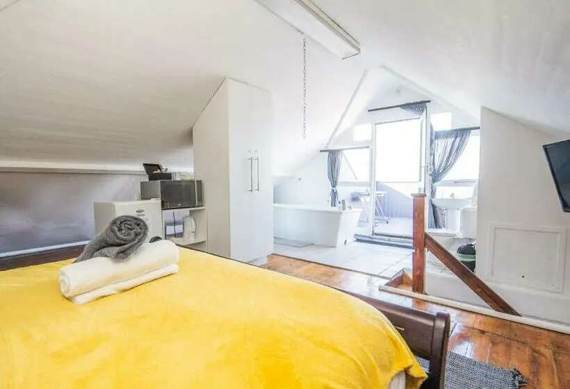 デラックスルーム, Happy Home Guest House