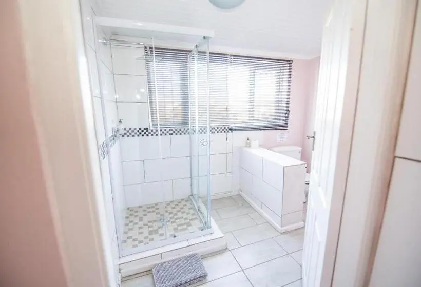 1ベッドルームのデラックスアパートメント, Happy Home Guest House