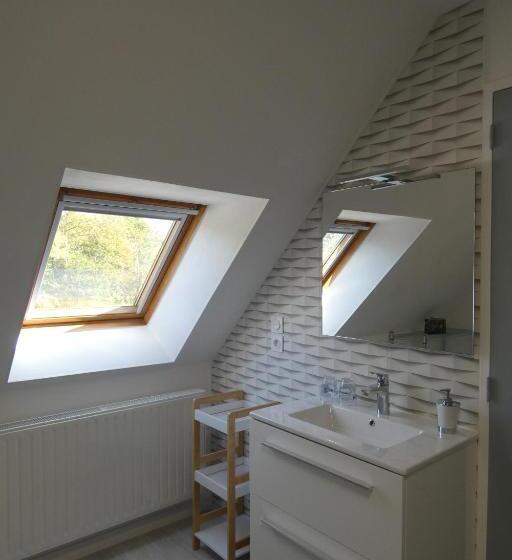 غرفة عائلية, Chez Valérie