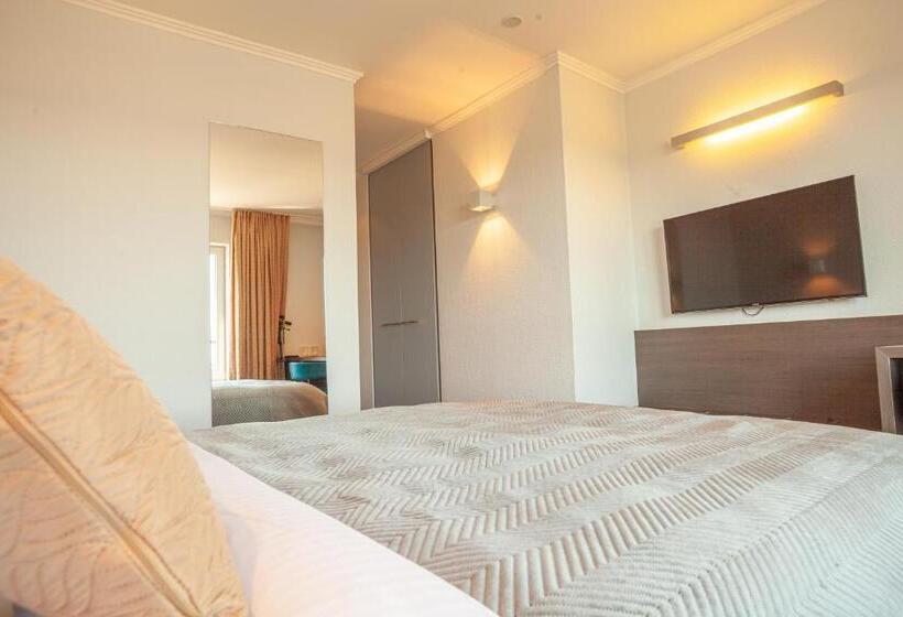 اتاق لوکس, Monaco Zeebrugge Beach