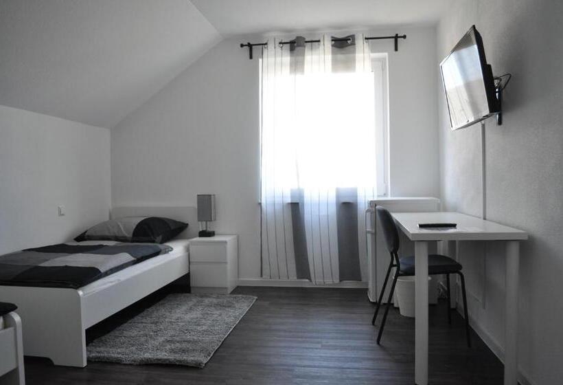 Quarto Estandar Banheiro Compartilhado, B Home Sleep & Work