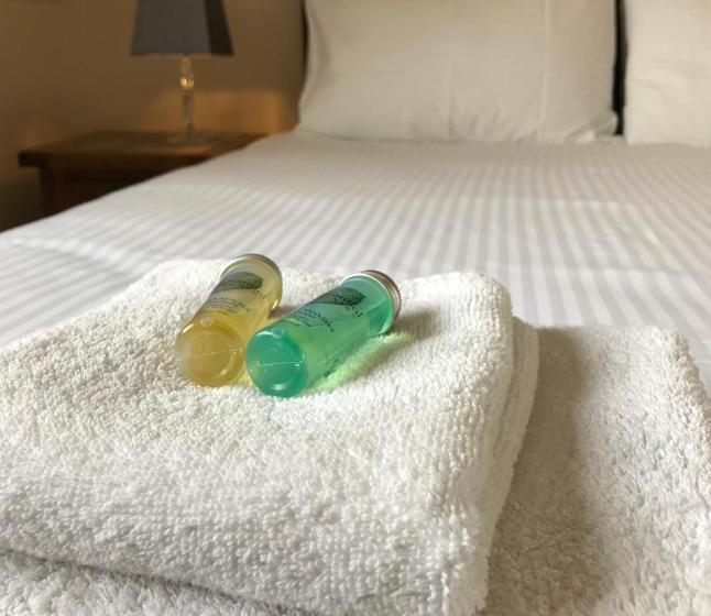 标准间, Cornerstone