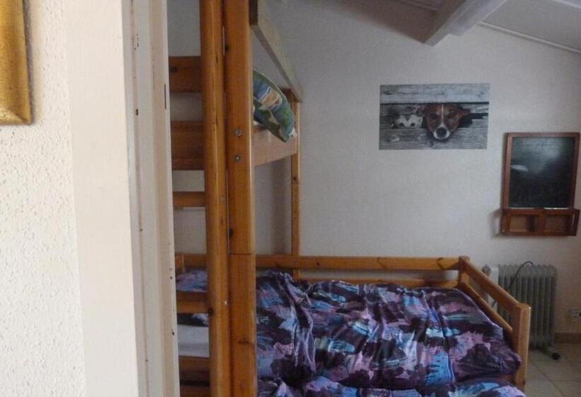 اتاق اکونومی, Mi Corazon Huisnummer 122