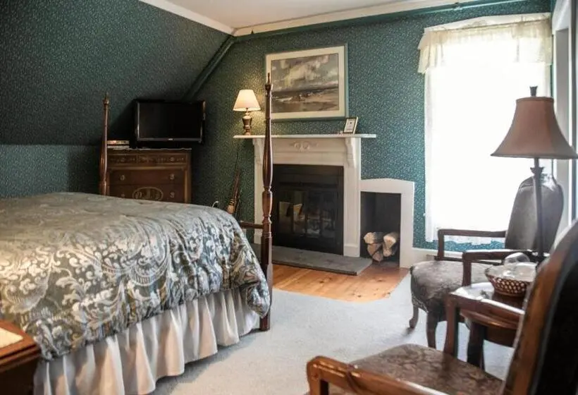 キングサイズベッドのデラックスルーム, Deerfield Valley Inn   Mt Snow