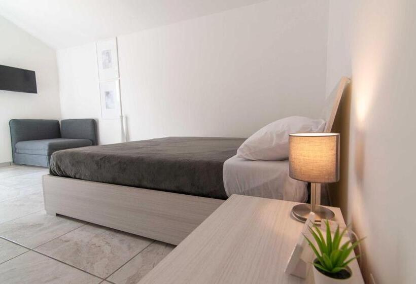 اتاق استاندارد سه نفره, B&b Domus San Pietro