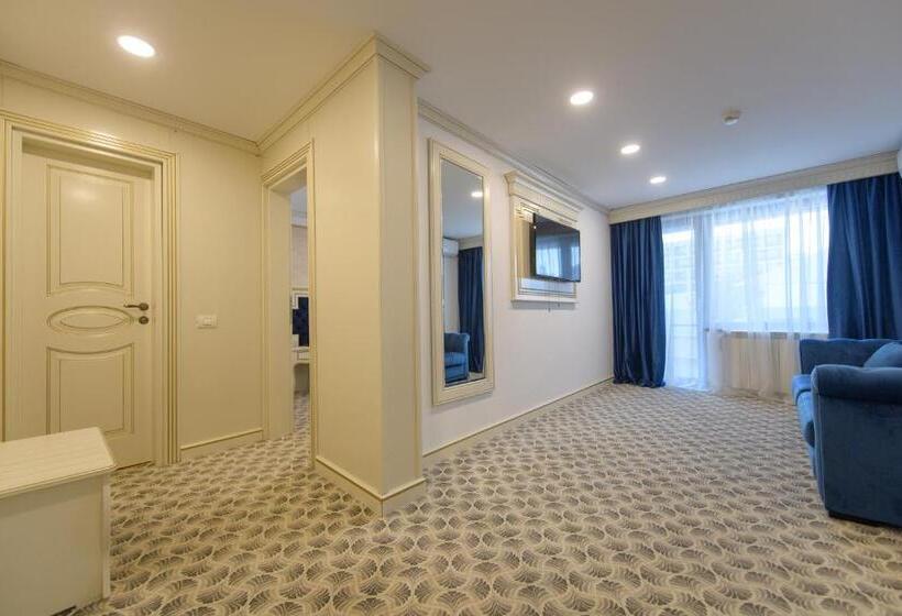 آپارتمان 1 خوابه با چشم‌انداز استخر, Grand Hotel Caraiman