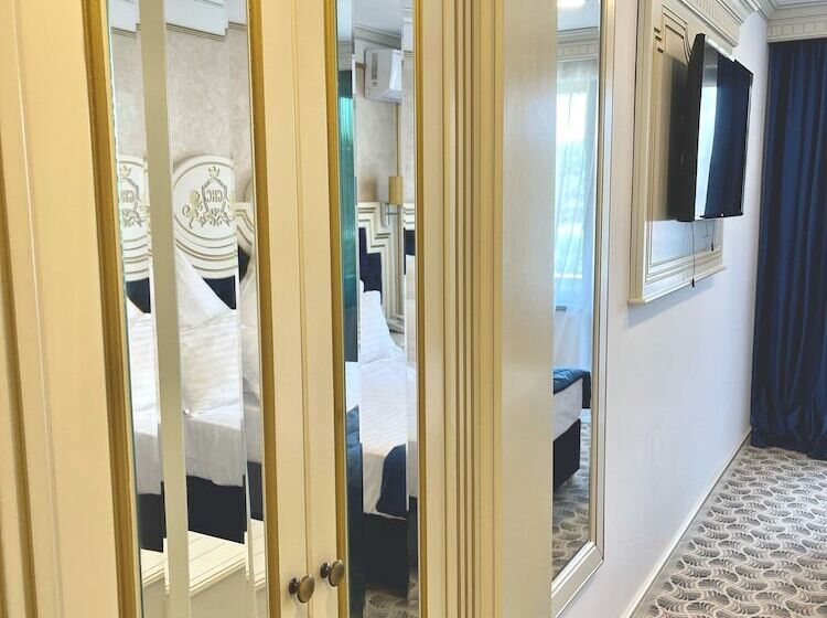 اتاق استاندارد با چشم‌انداز باغ, Grand Hotel Caraiman