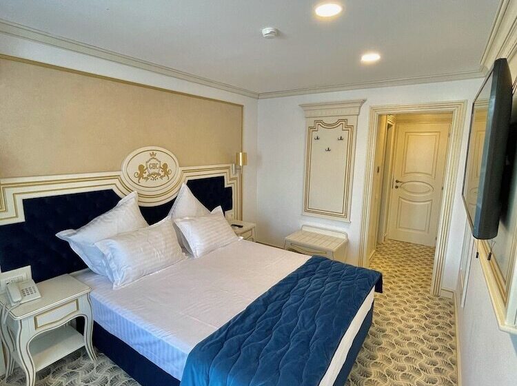 חדר סטנדרט נוף לגינה, Grand Hotel Caraiman