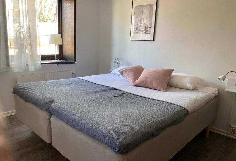 标准工作室, Parkvillan