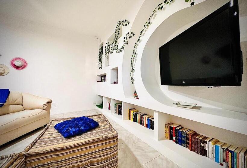 ガーデンビュースタンダードルーム, Far West