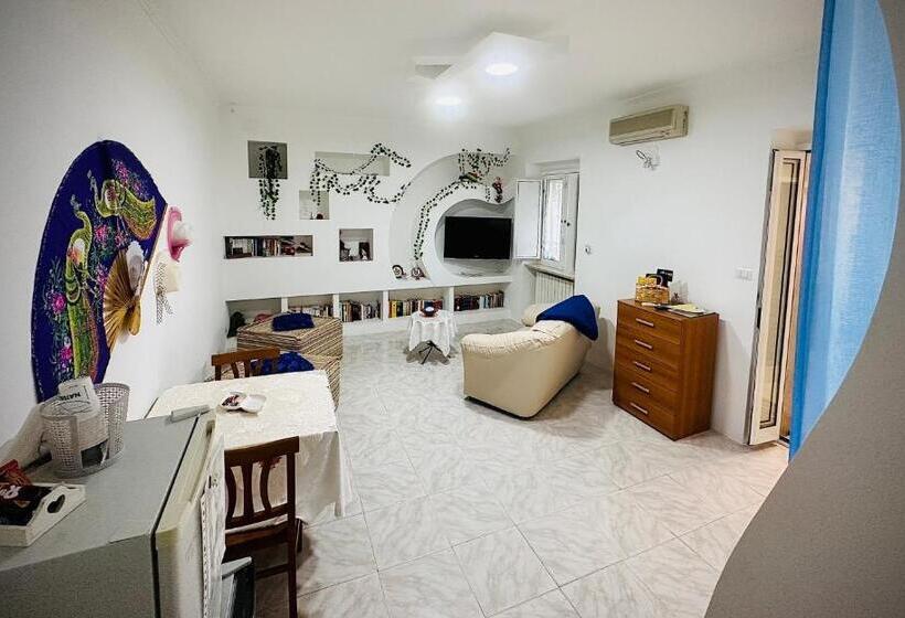 ガーデンビュースタンダードルーム, Far West