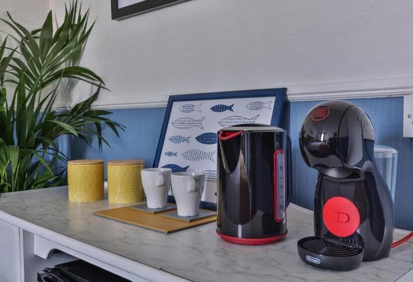 חדר סטנדרט צדדי נוף לים, Glenholme Guest House Room Only