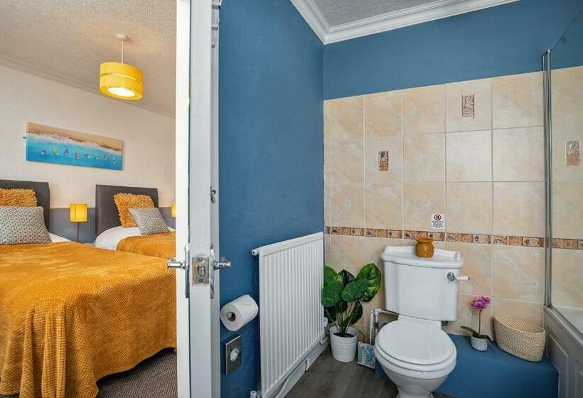 חדר סטנדרט צדדי נוף לים, Glenholme Guest House Room Only