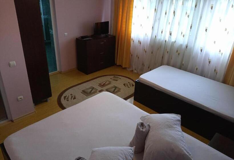 スタンダードトリプルルーム, Natural Balkanic Selfcheckin Self Catering