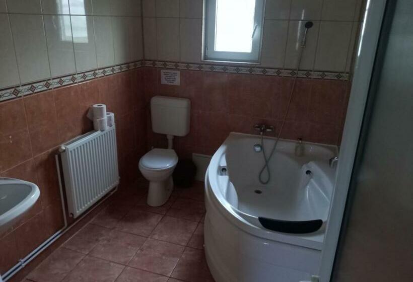 غرفة قياسية ثلاثية, Natural Balkanic Selfcheckin Self Catering