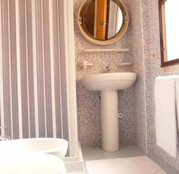 اتاق استاندارد سه نفره, Agathae Hotel & Residence