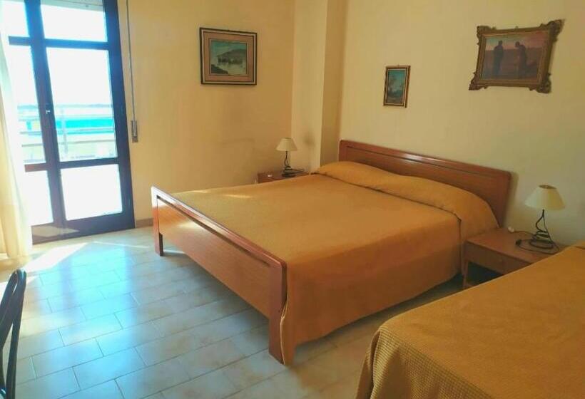 غرفة قياسية ثلاثية, Agathae Hotel & Residence
