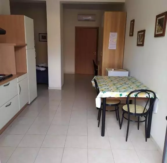 استودیوی استاندارد, Agathae Hotel & Residence